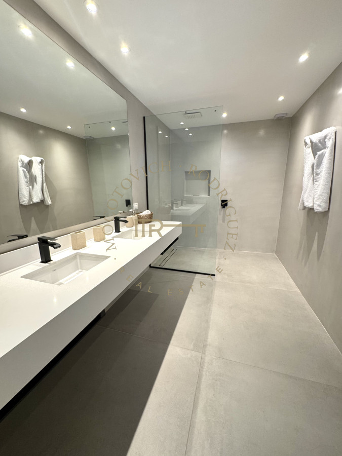Apartamento ID.4087 - Apartamento de tres dormitorios y dependencia 