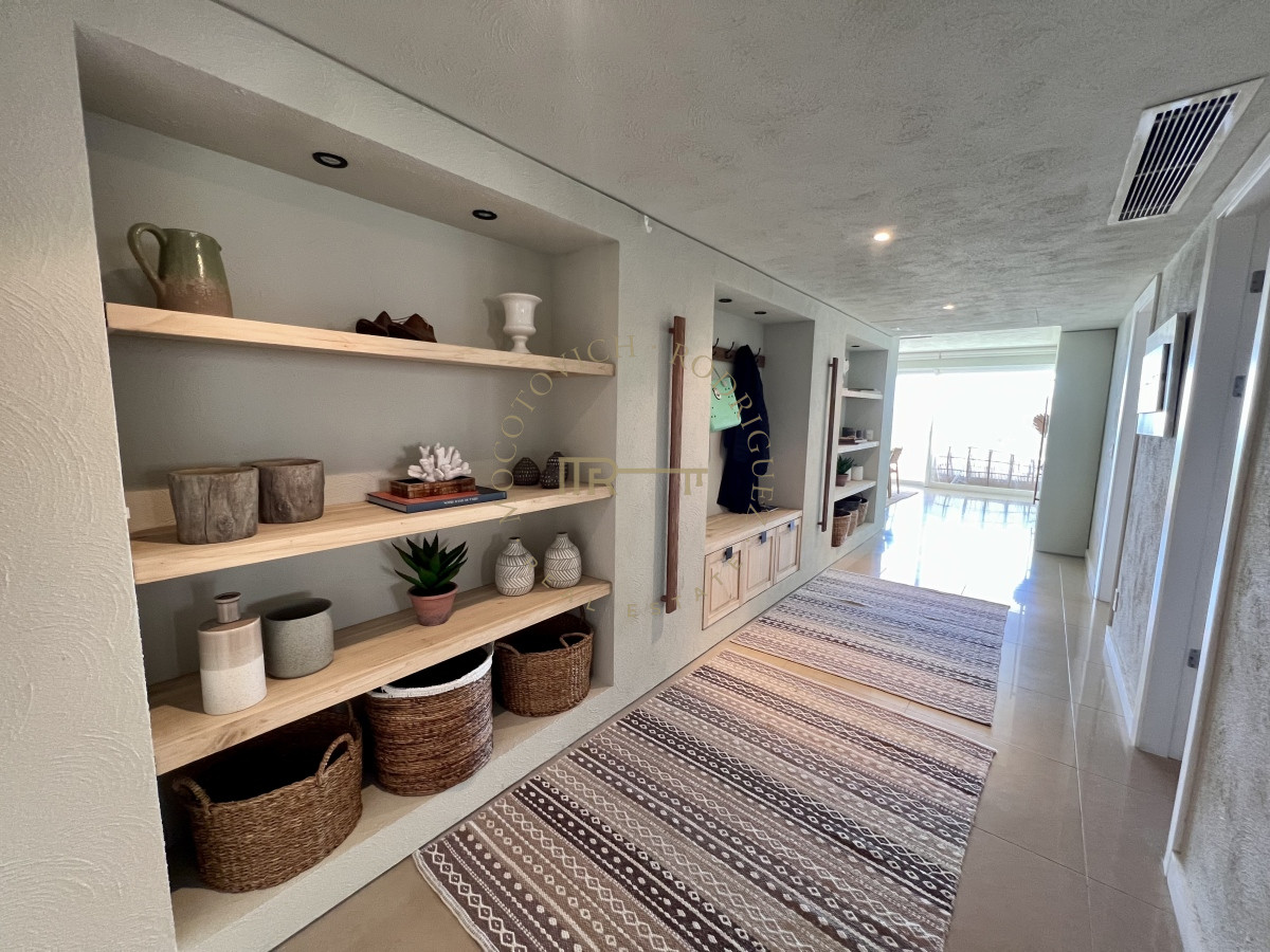 Apartamento ID.2403 - Aquarela 3 dormitorios y dep. de servicio en alquiler temporal 2026 Punta del Este.-