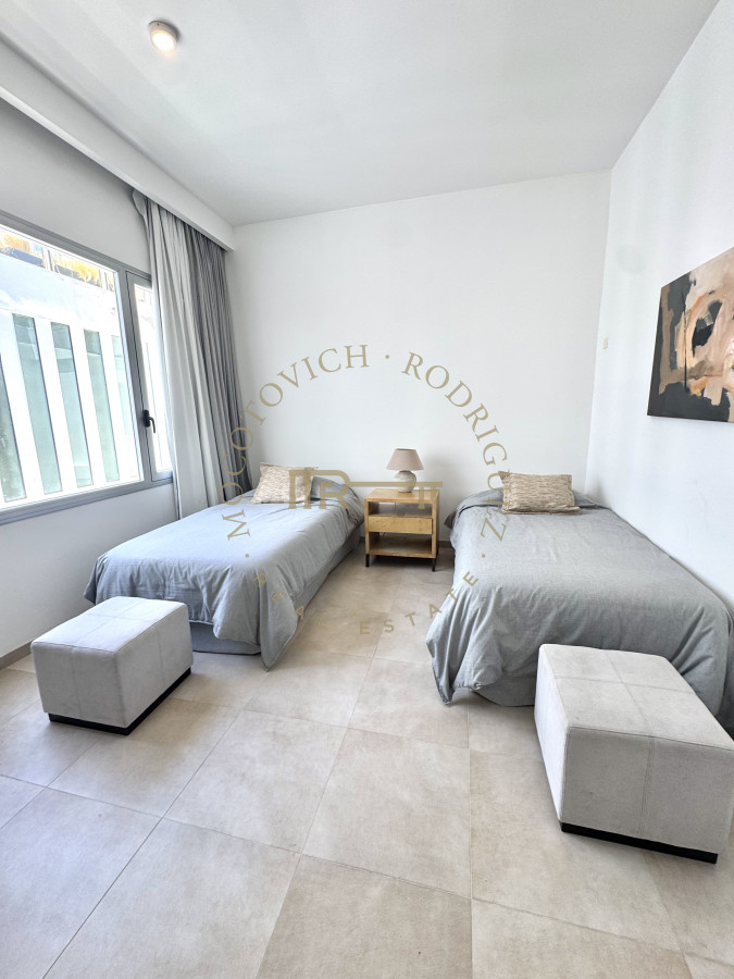 Apartamento ID.4088 - Delamar Pent House en venta con piscina y parrilla propia. La Barra. 