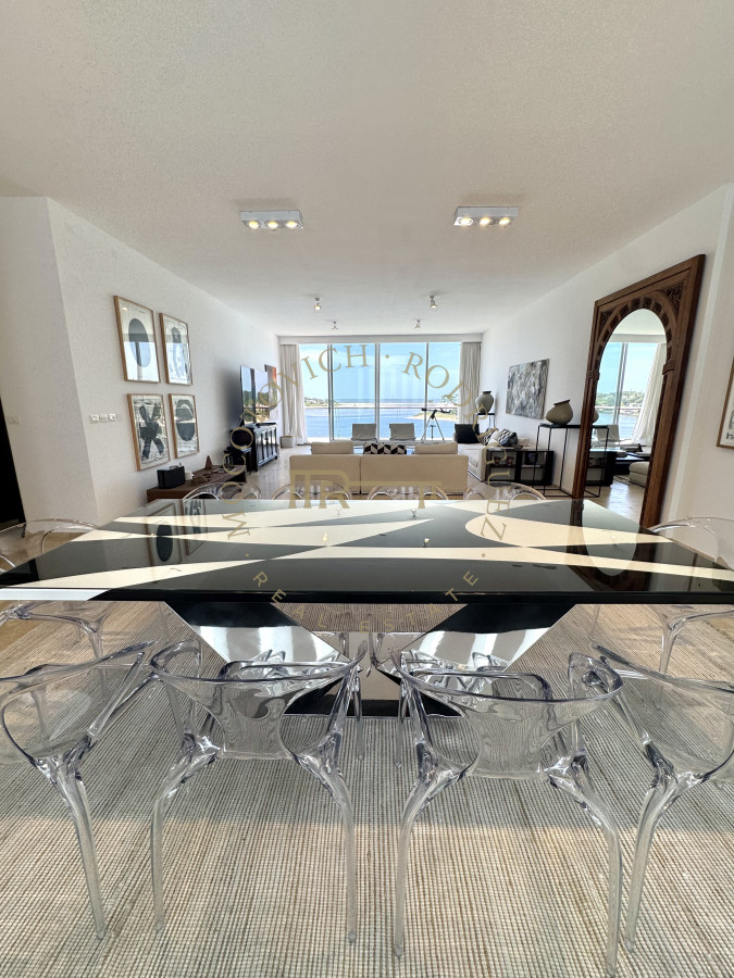 Apartamento ID.4088 - Delamar Pent House en venta con piscina y parrilla propia. La Barra. 