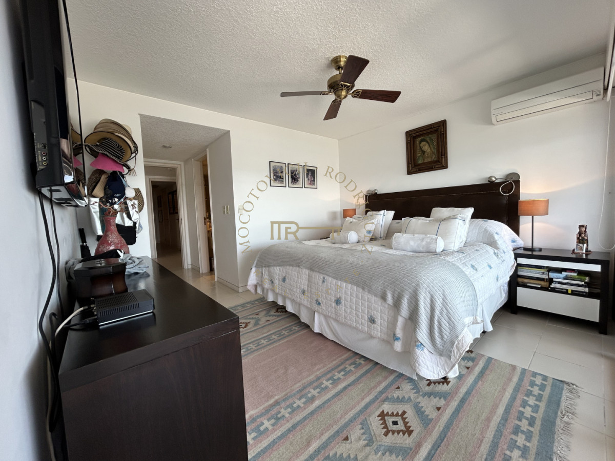 Apartamento ID.4234 - Apartamento en venta de 3 dormitorios mas dep. frente al puerto de Punta del Este.