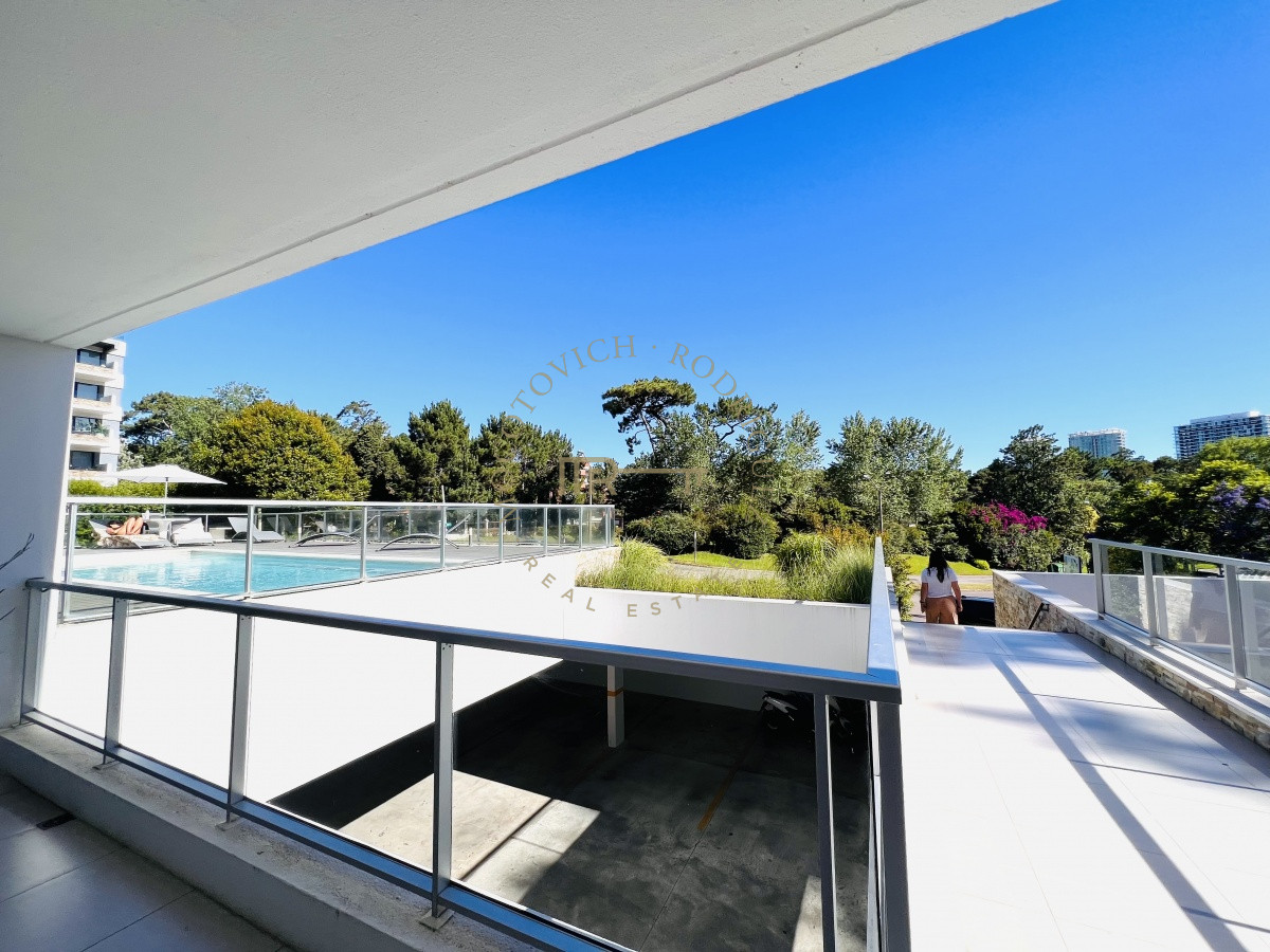 Apartamento ID.57 - Emerald apartamento en venta - 3 dormitorios + den- piscina  - Mansa Penthouse Punta del Este