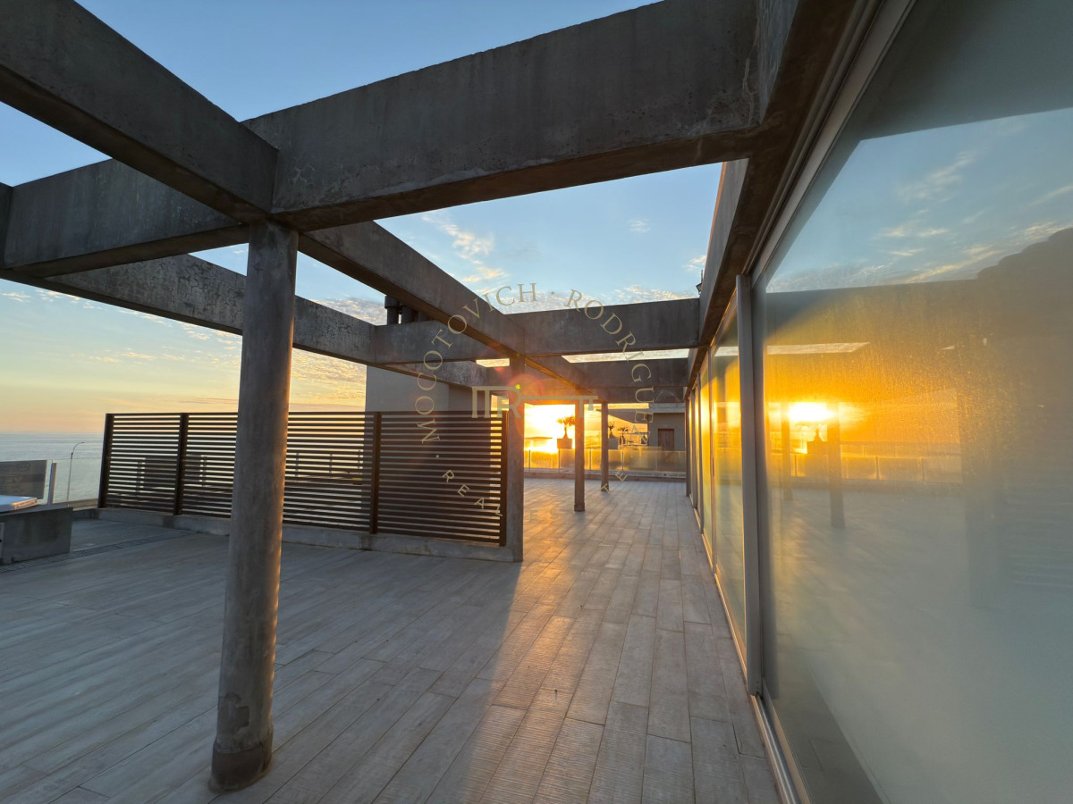 Apartamento ID.3987 - Apartamento en venta de 3dormitorios penthouse frente al mar