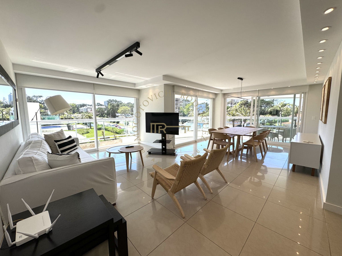 Apartamento ID.2635 - En venta. Apartamento en Torre Aquarela. 2 Dormitorios y dep. de servicio. 