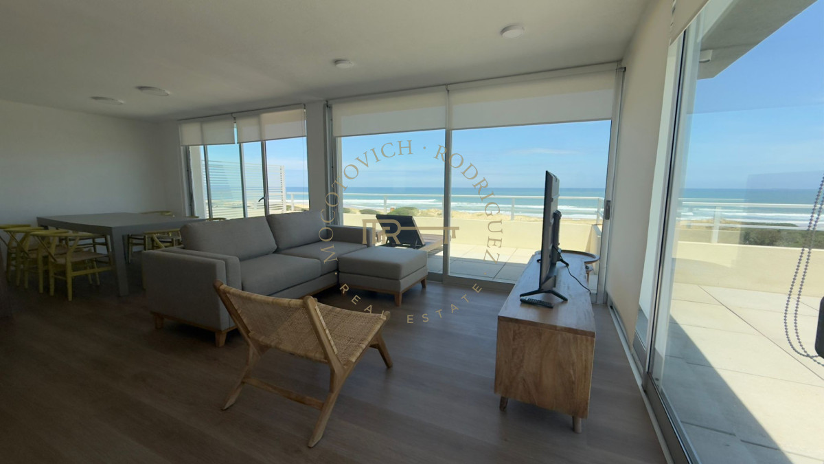 Apartamento ID.650 - Apartamento en alquiler temporal, penthouse con parrillero 3 dormitorios- Playa Brava