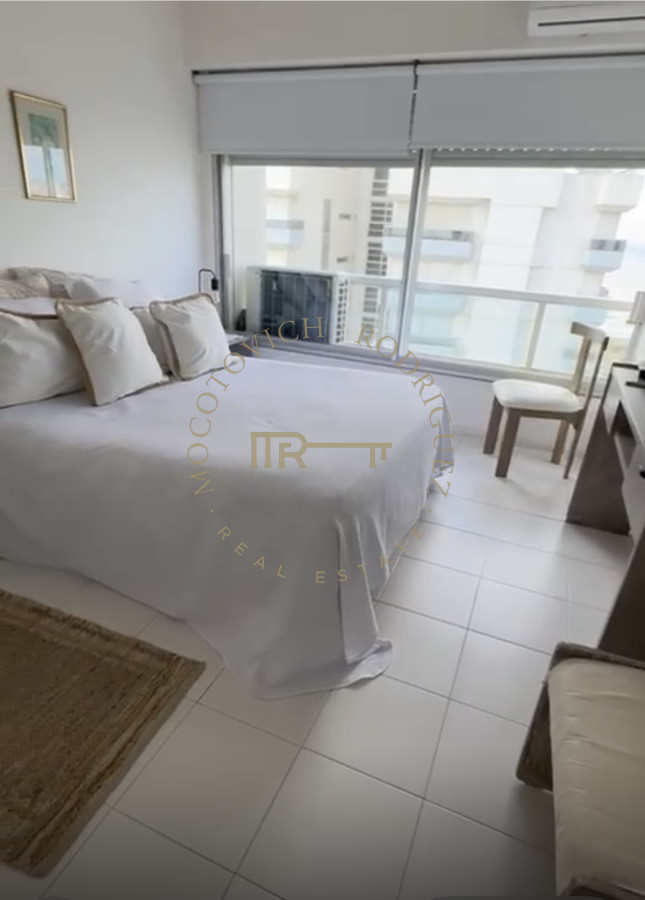 Apartamento ID.3745 - Alquiler de verano. 1 dormitorio, vista al mar, servicio de playa en brava. 