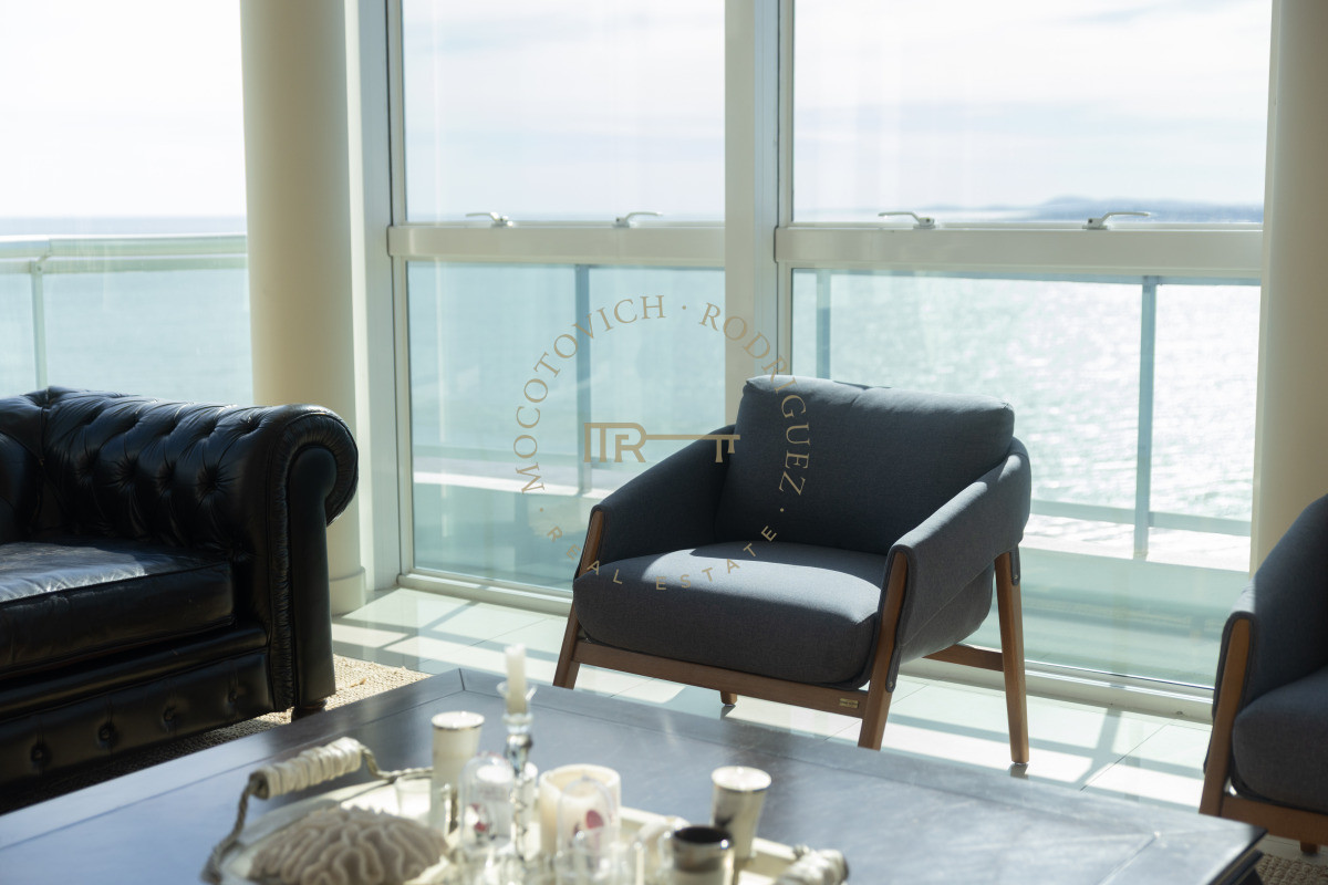 Apartamento ID.7 - Aquarela duplex en venta 4 dormitorios en venta. Playa Mansa. Punta del Este