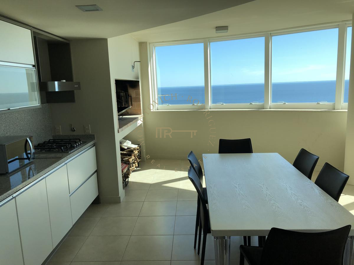 Apartamento ID.1064 - Venta y alquiler anual exclusivo Pent House Aquarela  3 dormitorios y dep. 