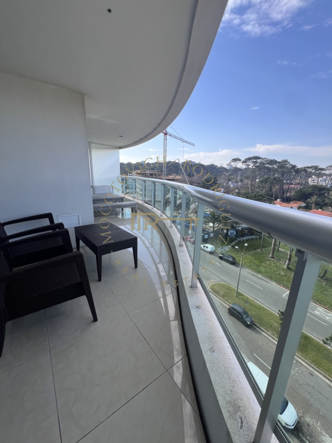 Apartamento ID.2813 - Alquiler de verano Dos dormitorios y dep. de servicio. 