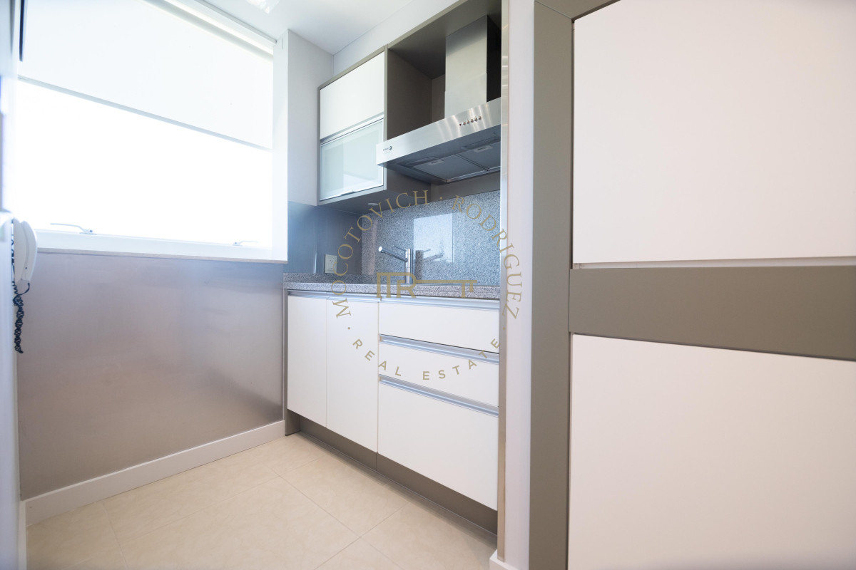 Apartamento ID.3032 - Torre Aquarela exclusivo apartamento en venta 4 dormitorios y dep. de servicio.