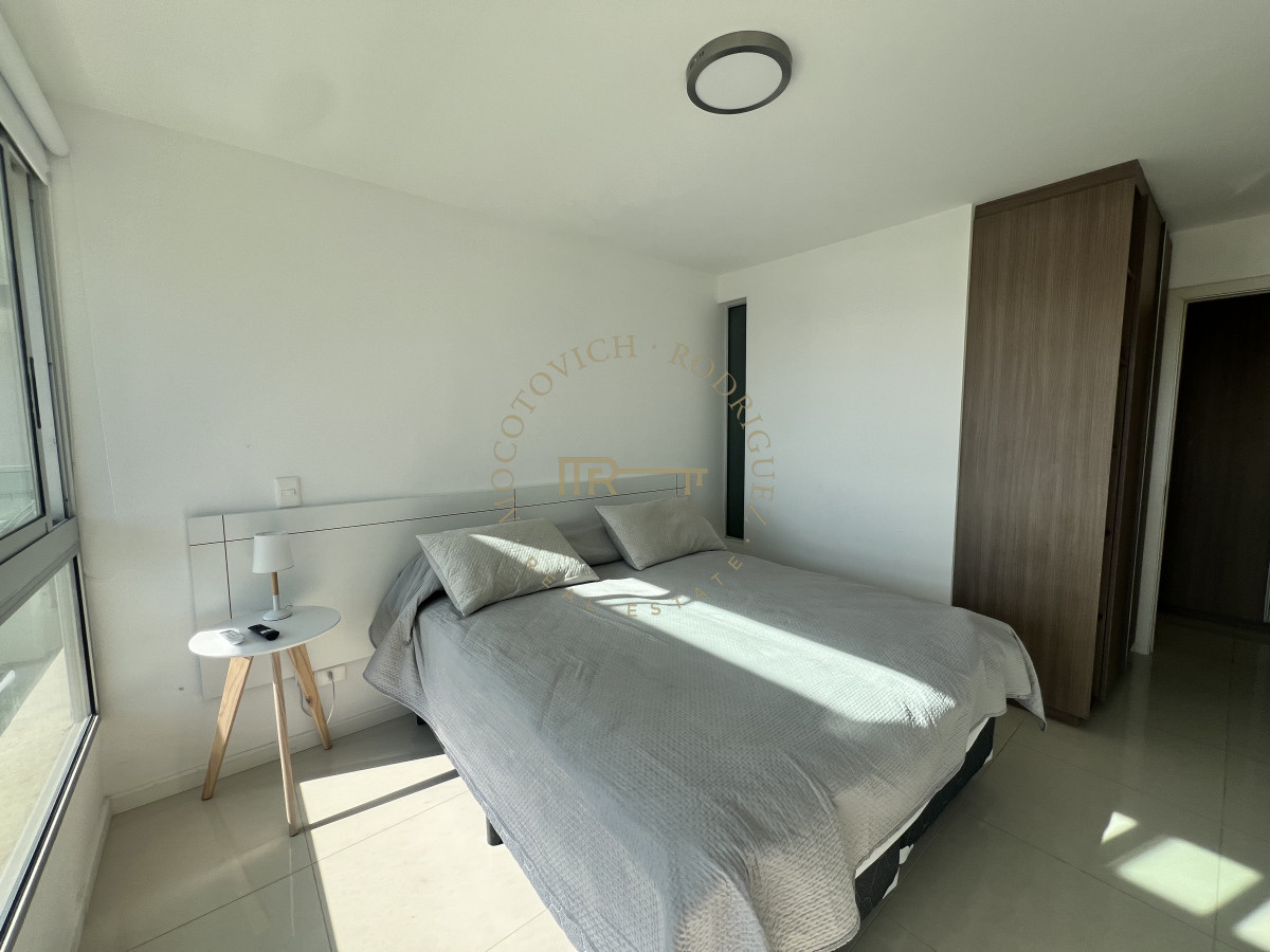 Apartamento ID.3226 - Apartamento de 1 dormitorio a pasos de todo y con amenities. Punta del Este. Verano 2026