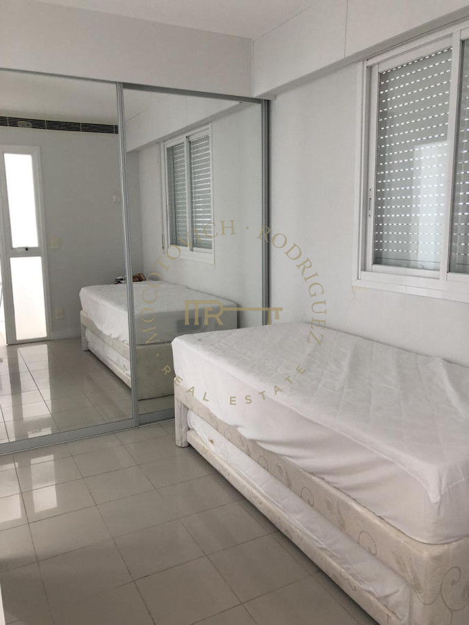 Apartamento ID.1064 - Venta y alquiler anual exclusivo Pent House Aquarela  3 dormitorios y dep. 