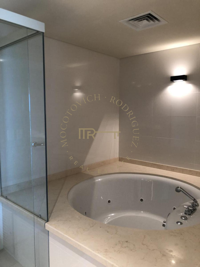 Apartamento ID.1064 - Venta y alquiler anual exclusivo Pent House Aquarela  3 dormitorios y dep. 