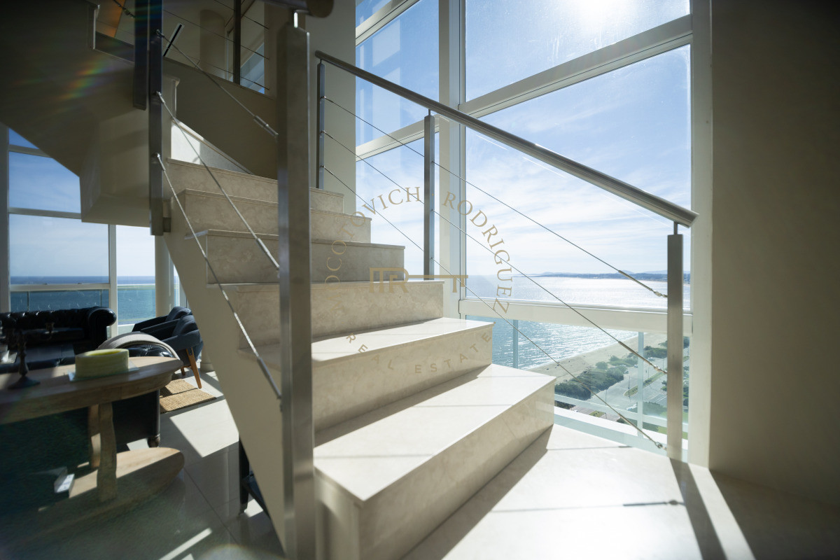 Apartamento ID.7 - Aquarela duplex en venta 4 dormitorios en venta. Playa Mansa. Punta del Este