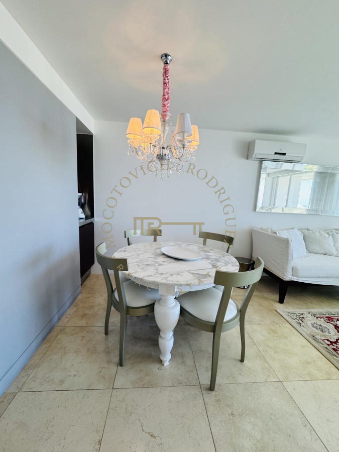 Apartamento ID.3235 - Apartamento de 1 dormitorio en venta. Punta del Este. Torre Yoo