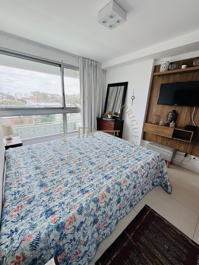 Apartamento ID.3598 - Alquiler de apartamento de 1 dormitorio en anual y temporada.  Punta del Este.