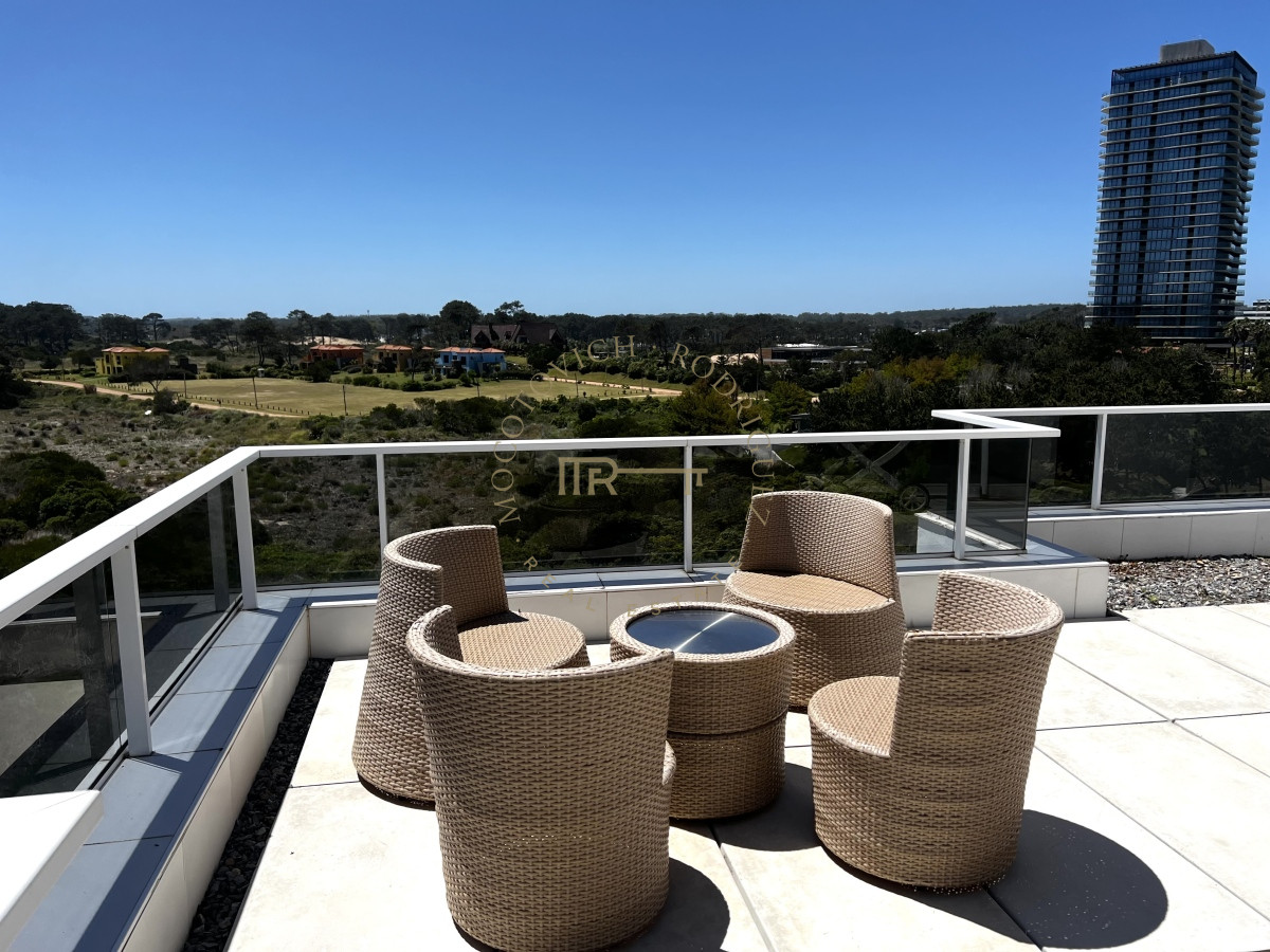 Apartamento ID.2379 - Espectacular apartamento en venta 6 dormitorios, barbacoa y loft en la brava. Vista al mar.-