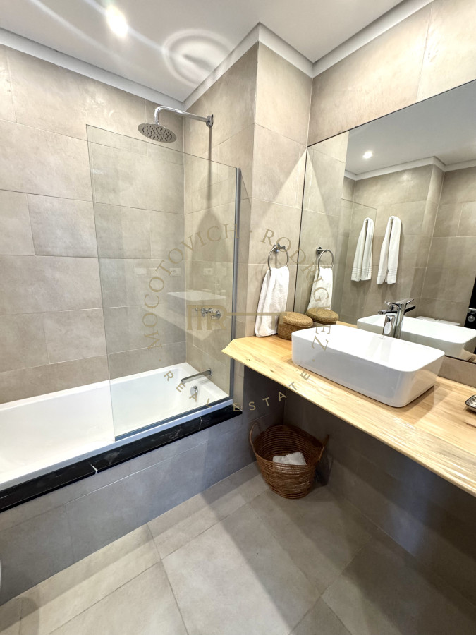 Apartamento ID.4088 - Delamar Pent House en venta con piscina y parrilla propia. La Barra. 