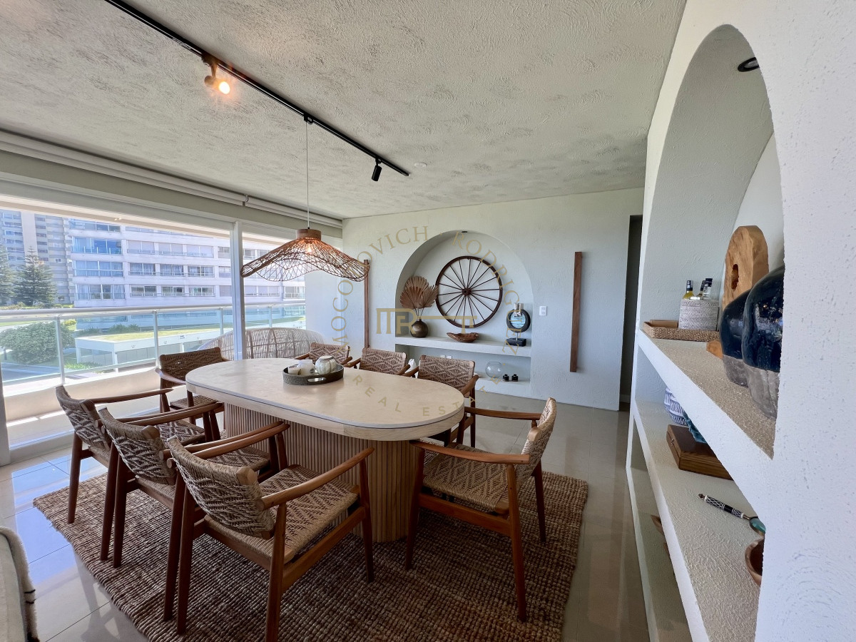 Apartamento ID.2403 - Aquarela 3 dormitorios y dep. de servicio en alquiler temporal 2026 Punta del Este.-
