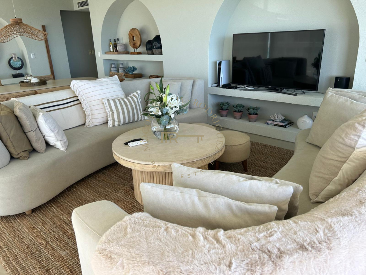 Apartamento ID.2403 - Aquarela 3 dormitorios y dep. de servicio en alquiler temporal 2026 Punta del Este.-