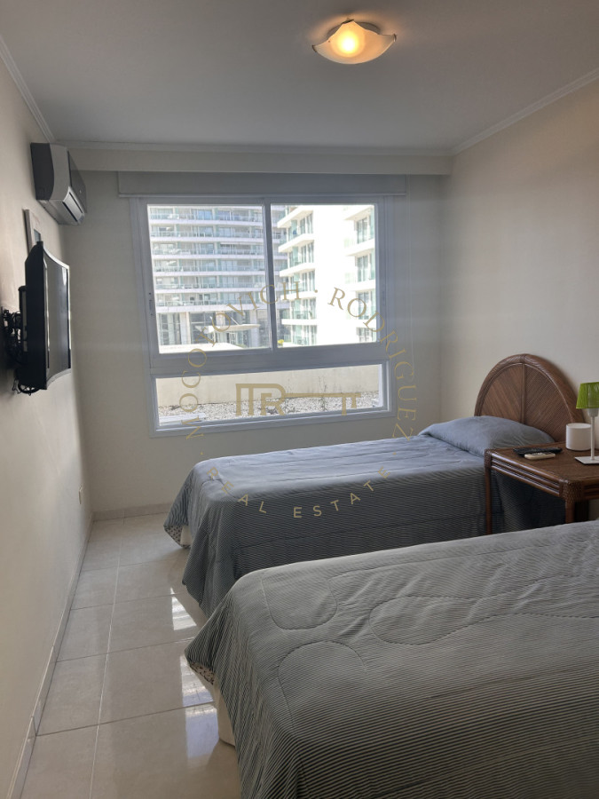 Apartamento ID.30 - Millenium apartamento en alquiler temporal  3 dormitorios Playa Mansa Punta del Este