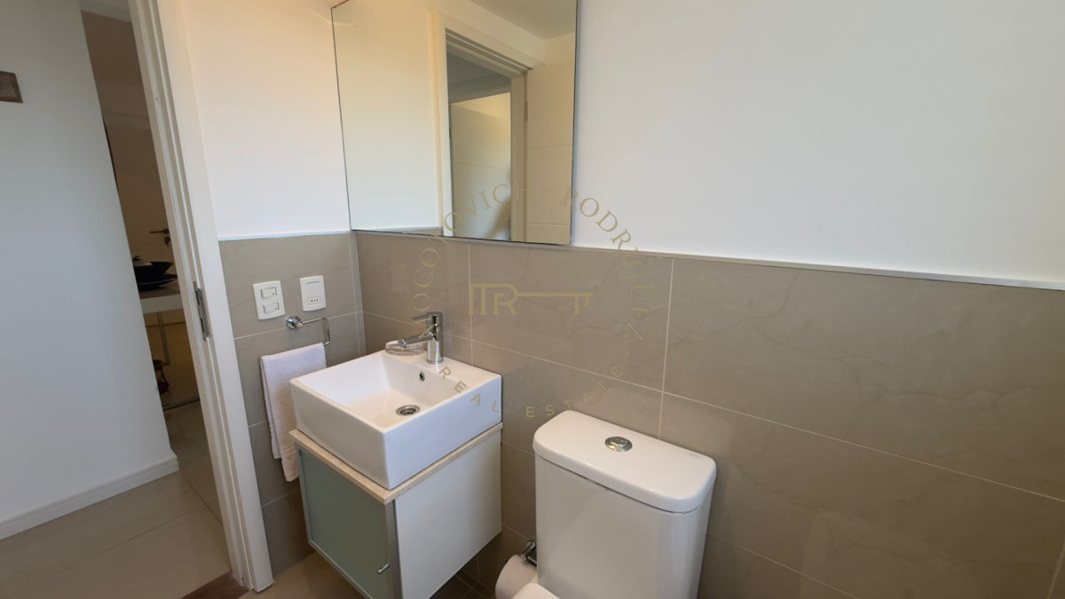 Apartamento ID.650 - Apartamento en alquiler temporal, penthouse con parrillero 3 dormitorios- Playa Brava