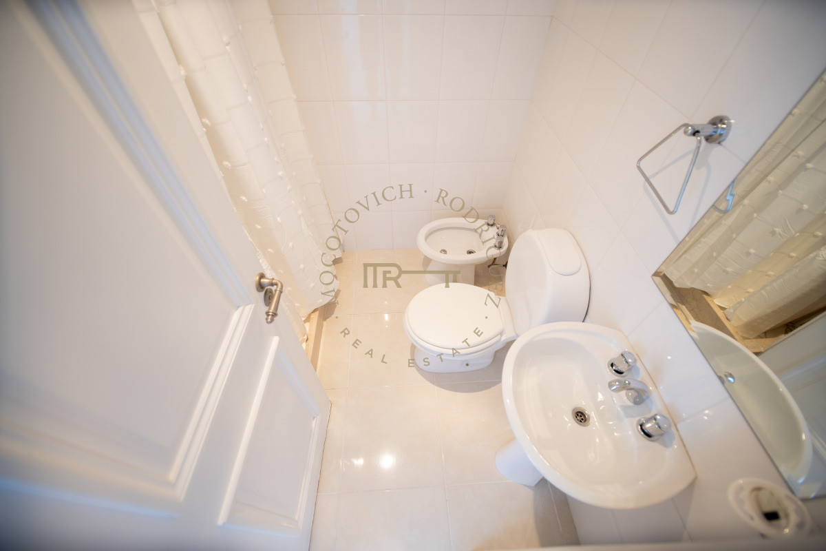 Apartamento ID.3937 - Le Jardin apartamento en venta de 4 suites más servicio. Piso alto vista . Punta del Este
