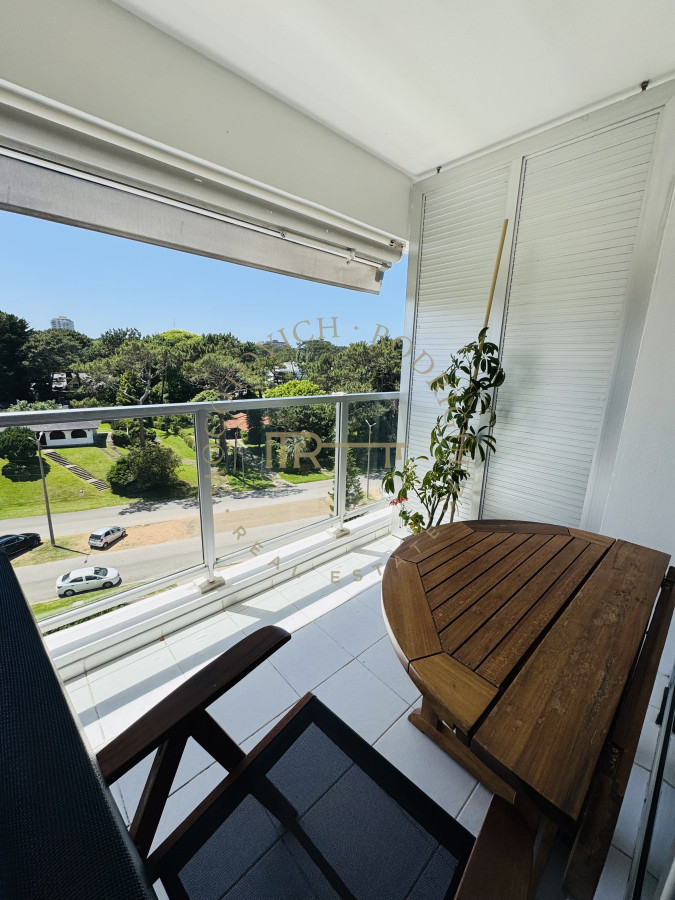 Apartamento ID.3034 - Alquiler para temporada. Apartamento de 2 dormitorios Playa Mansa