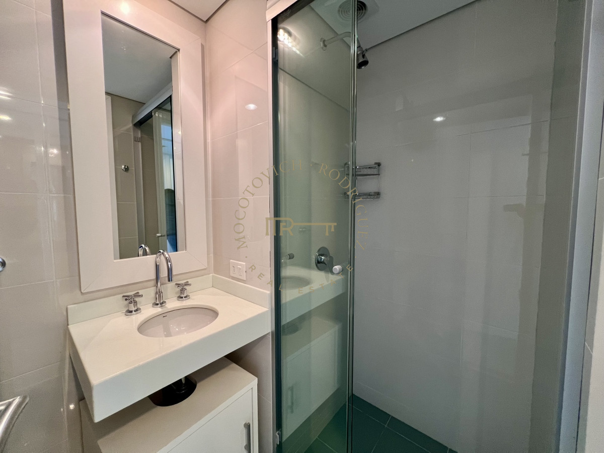 Apartamento ID.2794 - Alquiler de invierno en torre Aquarela. 3 dormitorios en suite y vista al mar. 