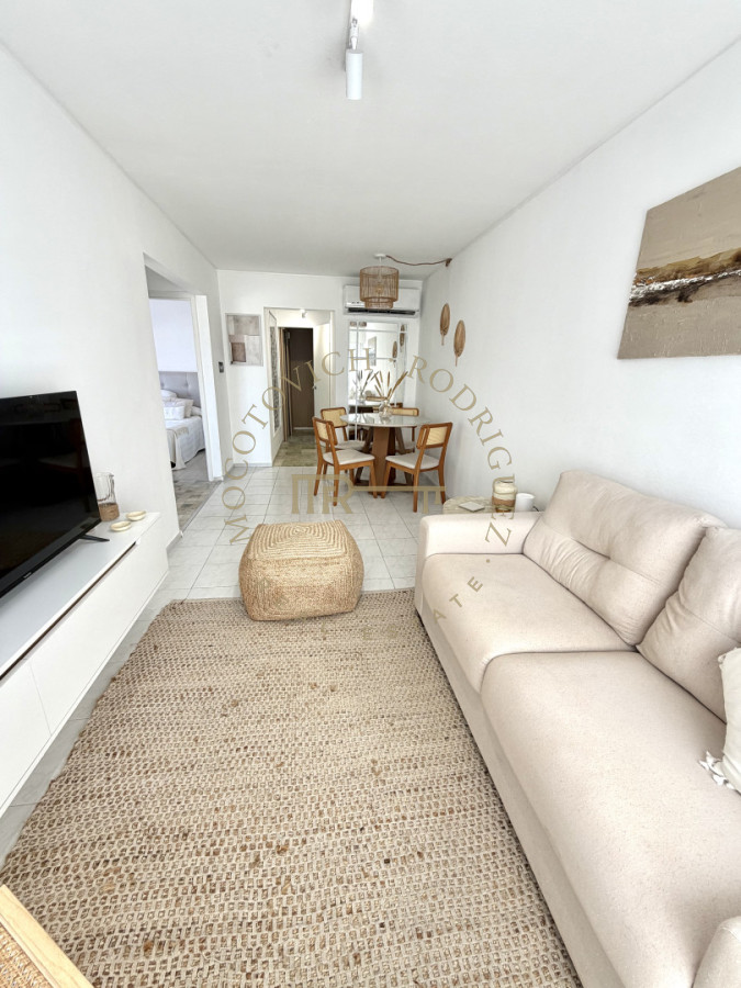 Apartamento ID.4258 - Apartamento en venta de dos dormitorios dos baños reciclado. Punta del Este