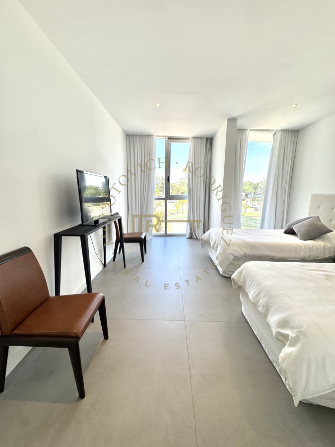 Apartamento ID.4087 - Apartamento de tres dormitorios y dependencia 