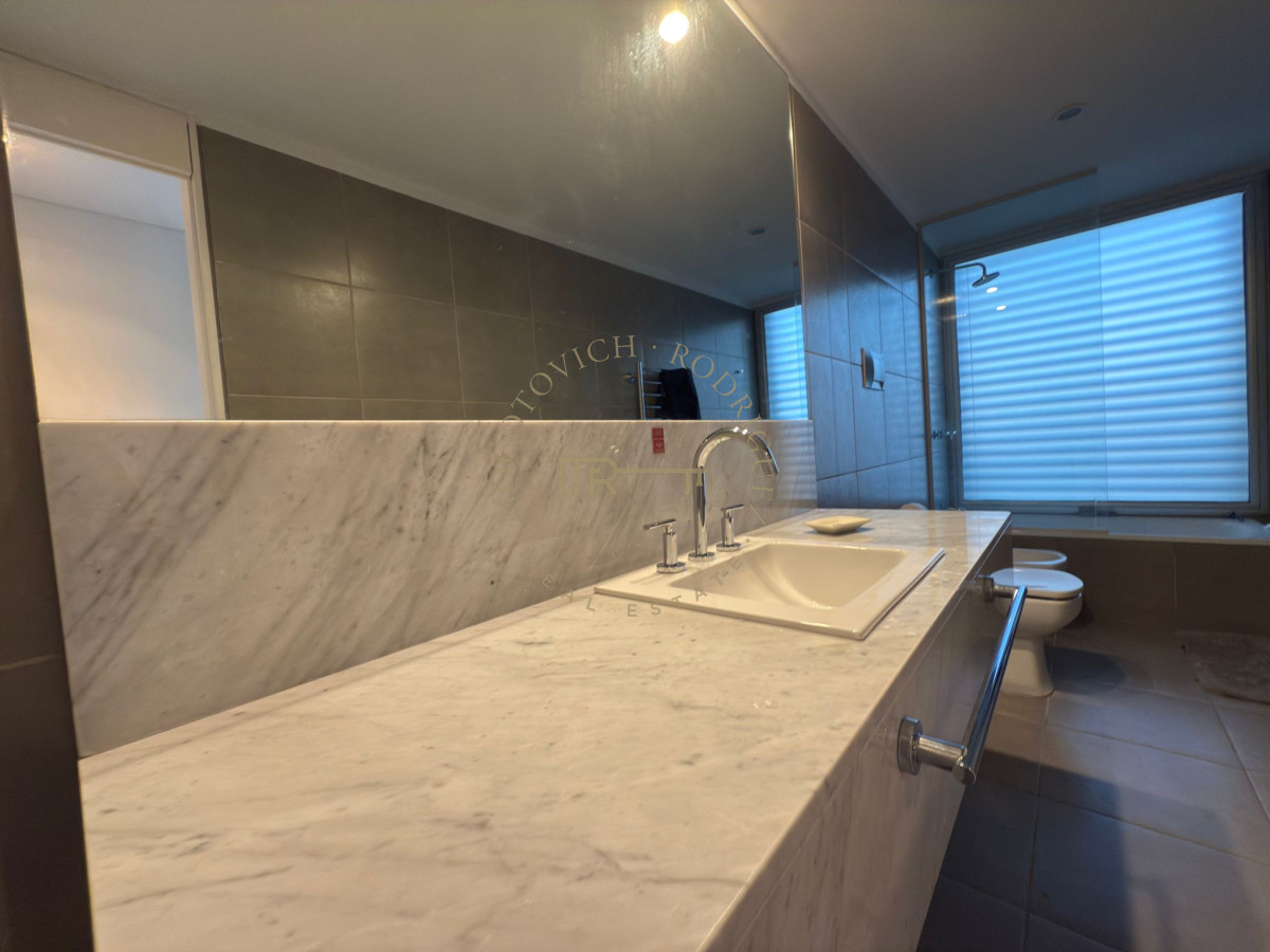 Apartamento ID.3987 - Apartamento en venta de 3dormitorios penthouse frente al mar