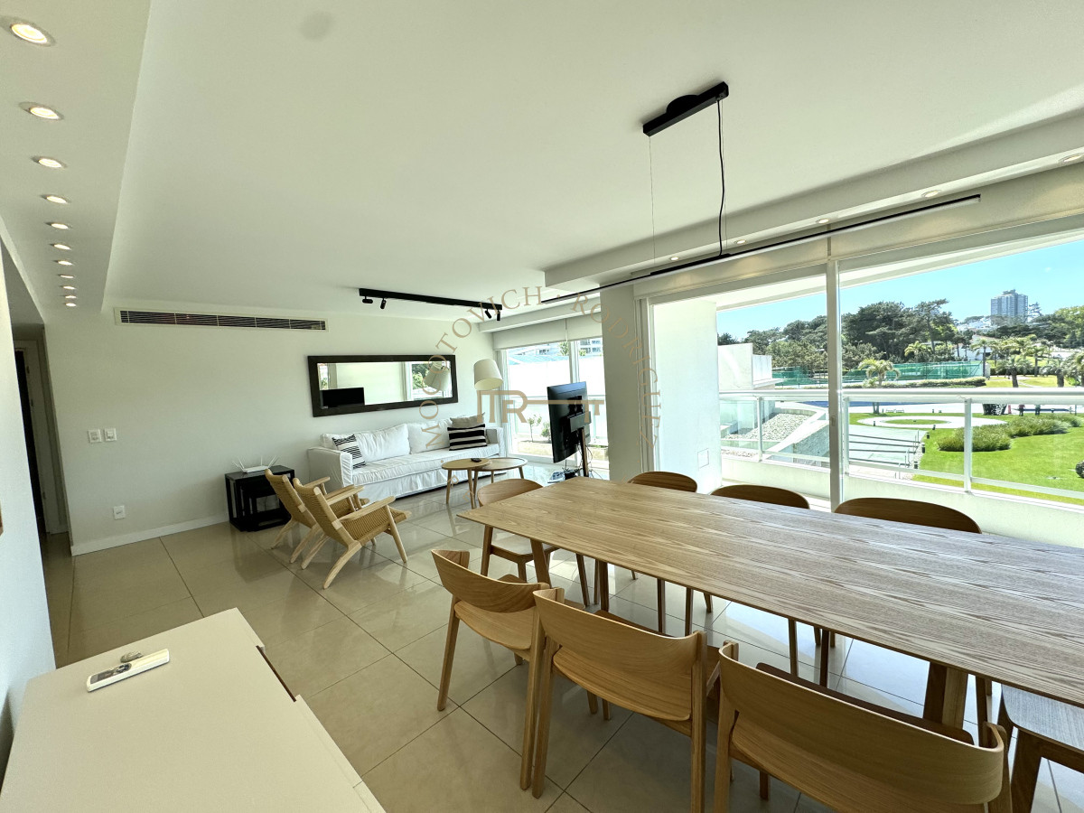 Apartamento ID.2635 - En venta. Apartamento en Torre Aquarela. 2 Dormitorios y dep. de servicio. 