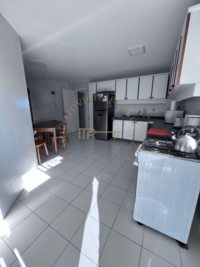 Apartamento ID.2016 - Venta y alquiler primera linea 3 dormitorios mas dependencia 