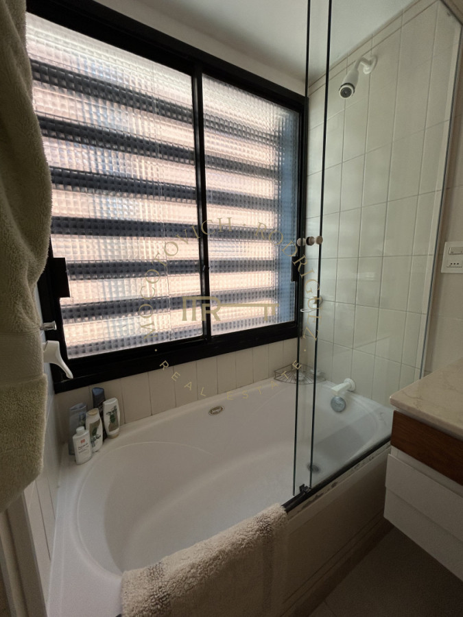 Apartamento ID.4234 - Apartamento en venta de 3 dormitorios mas dep. frente al puerto de Punta del Este.