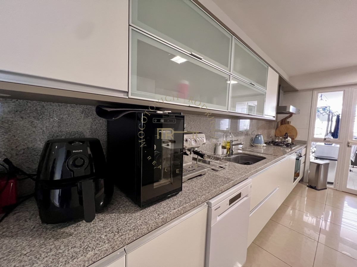 Apartamento ID.2403 - Aquarela 3 dormitorios y dep. de servicio en alquiler temporal 2026 Punta del Este.-