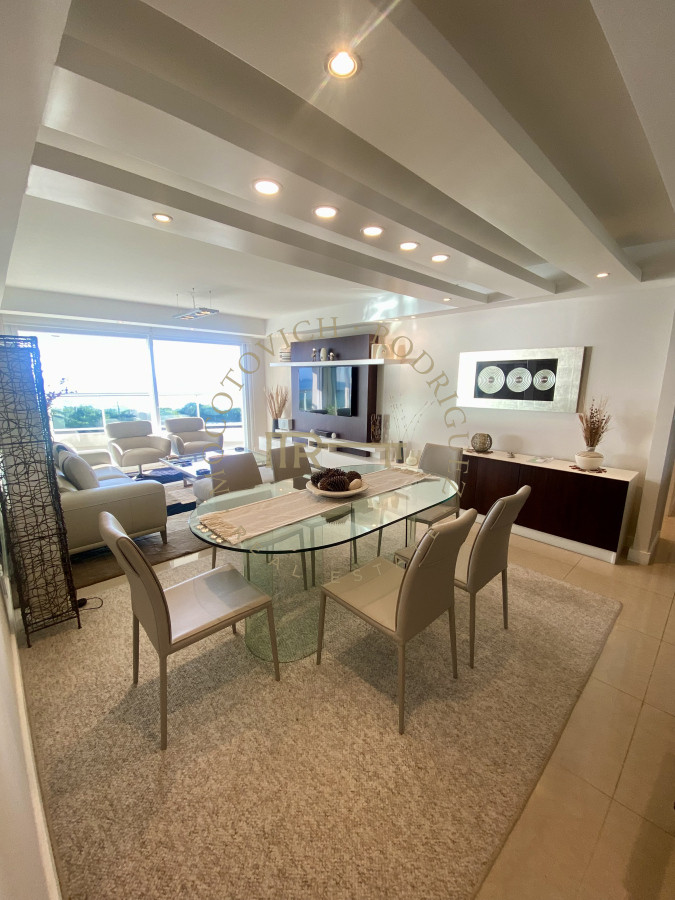 Apartamento ID.2636 - Aquarela alquiler temporal tres dormitorios en suite. Punta del Este