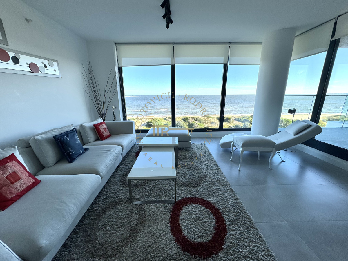 Apartamento ID.278 - Apartamento en venta 2 dormitorios Playa Mansa vista - Venetian - a estrenar - frente al mar- lujo
