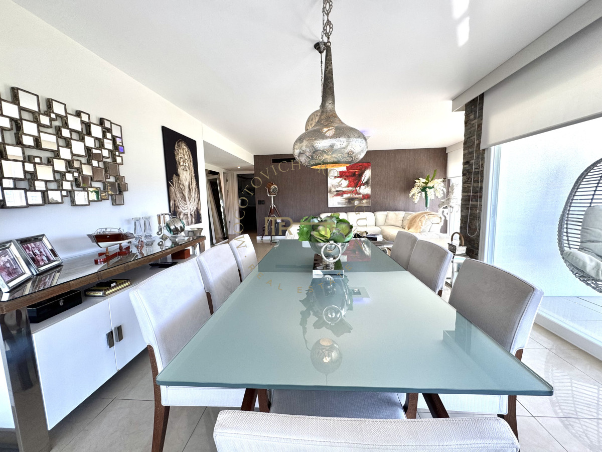 Apartamento ID.27 - Aquarela Apartamento en venta 2 dormitorios en suite y dependencia de servicio