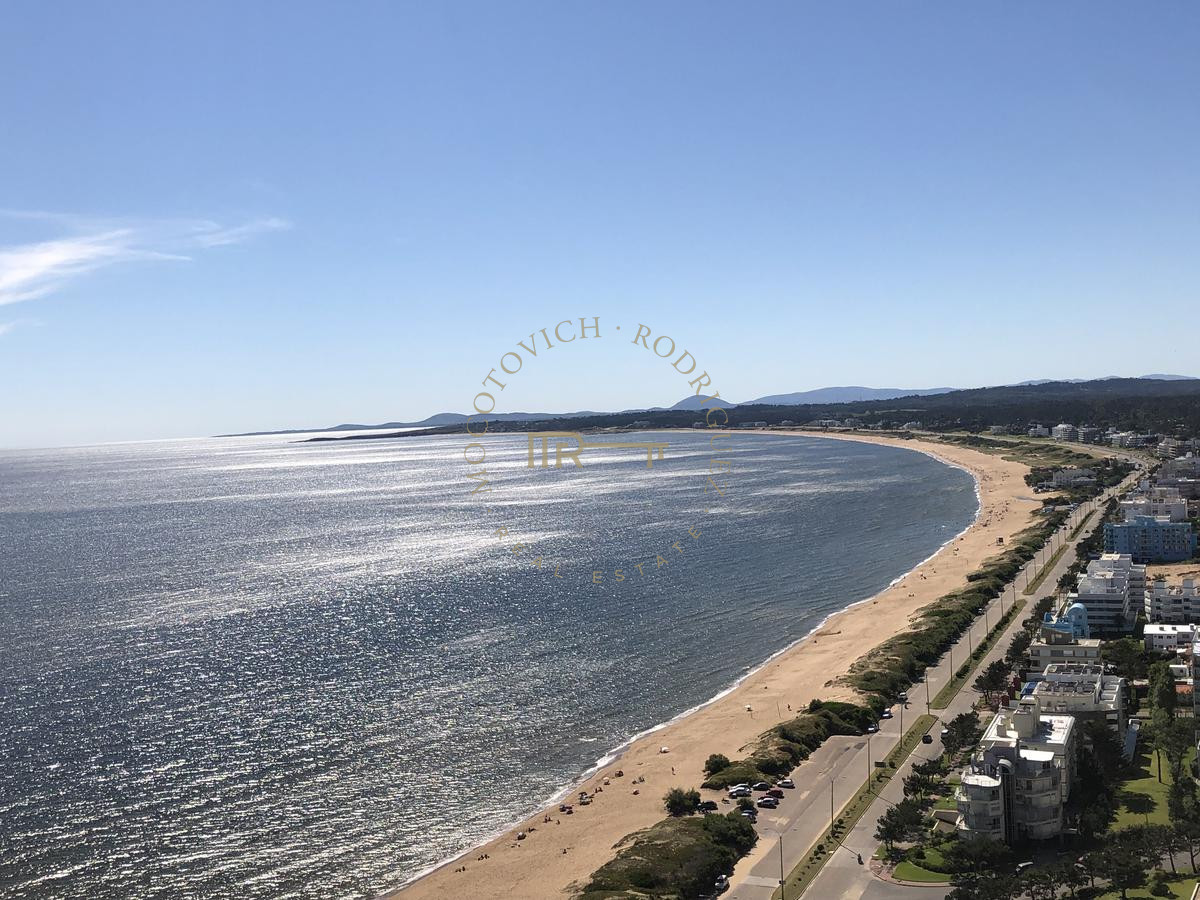 Apartamento ID.1064 - Venta y alquiler anual exclusivo Pent House Aquarela  3 dormitorios y dep. 