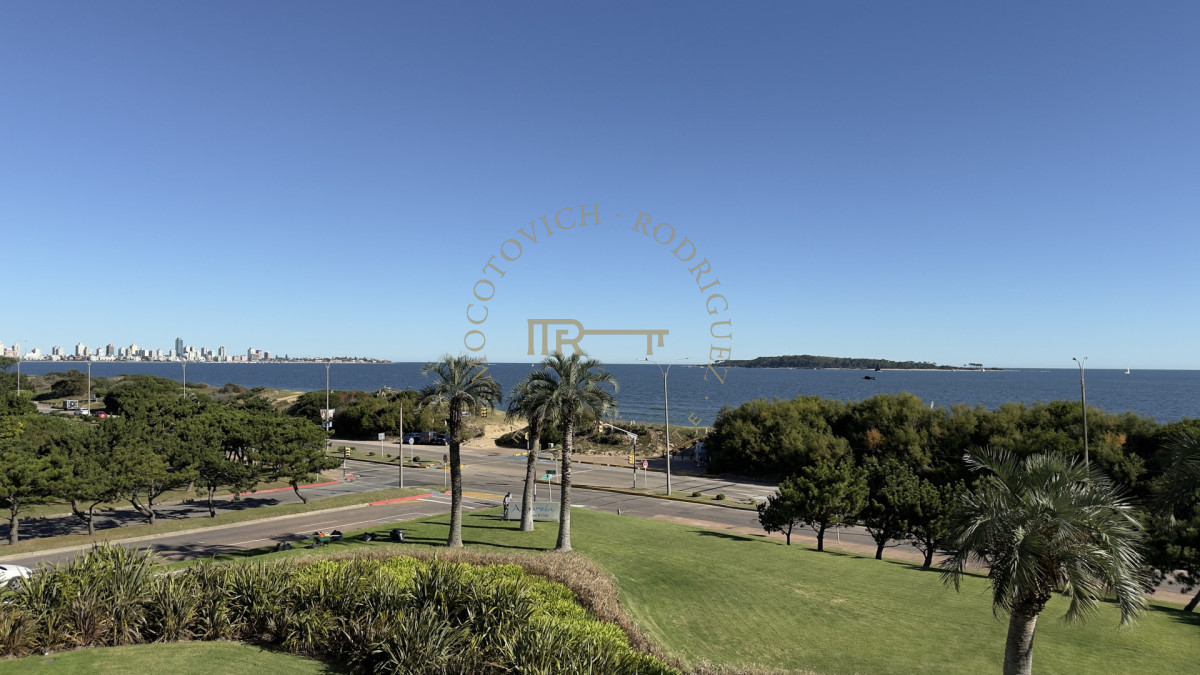 Apartamento ID.2403 - Aquarela 3 dormitorios y dep. de servicio en alquiler temporal 2026 Punta del Este.-