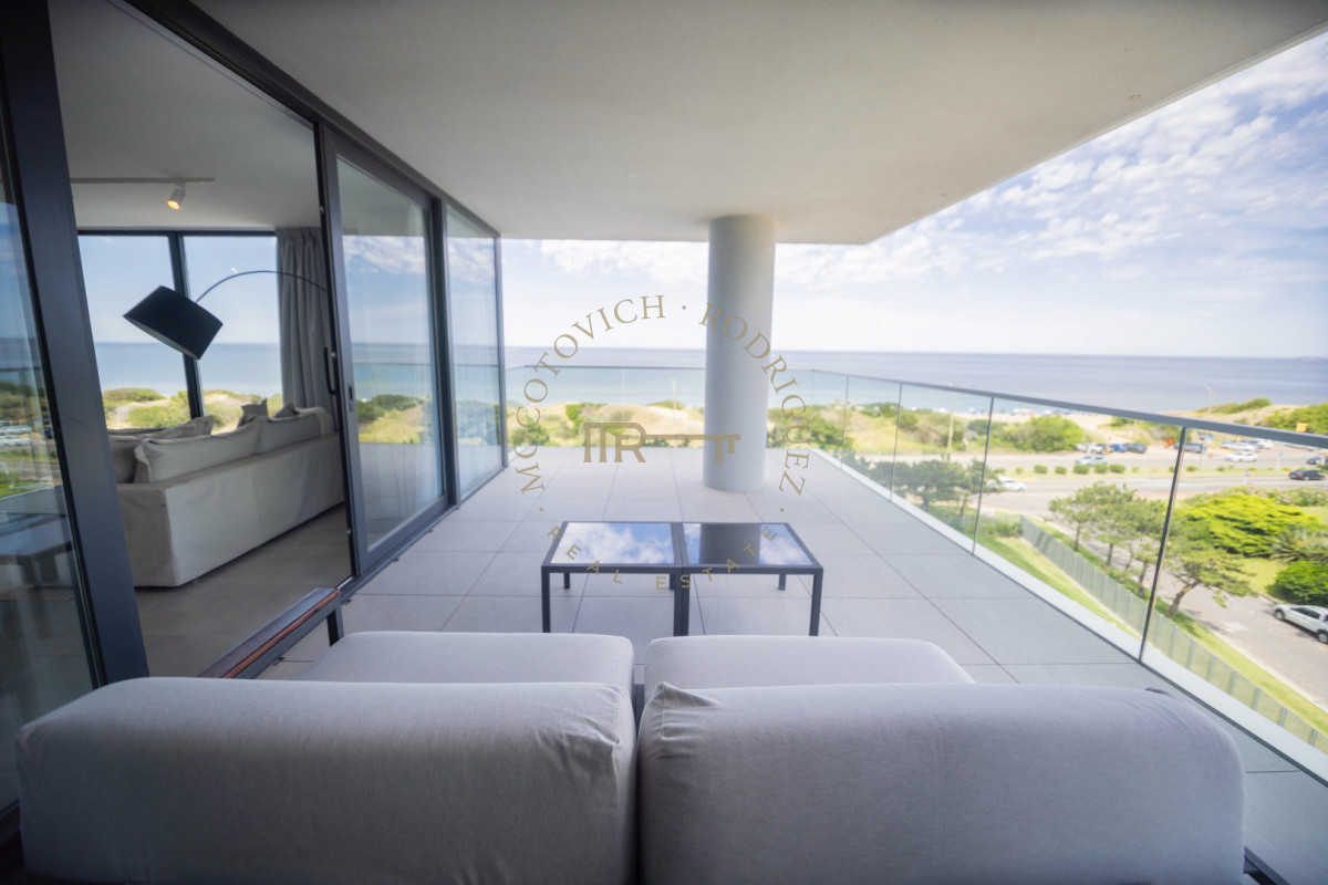 Apartamento ID.3394 - Venetian en Alquiler de verano 2026 tres suites y dependencia. Punta del Este 
