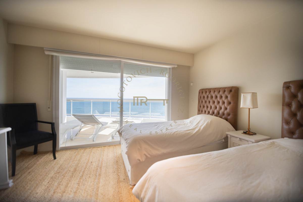 Apartamento ID.7 - Aquarela duplex en venta 4 dormitorios en venta. Playa Mansa. Punta del Este