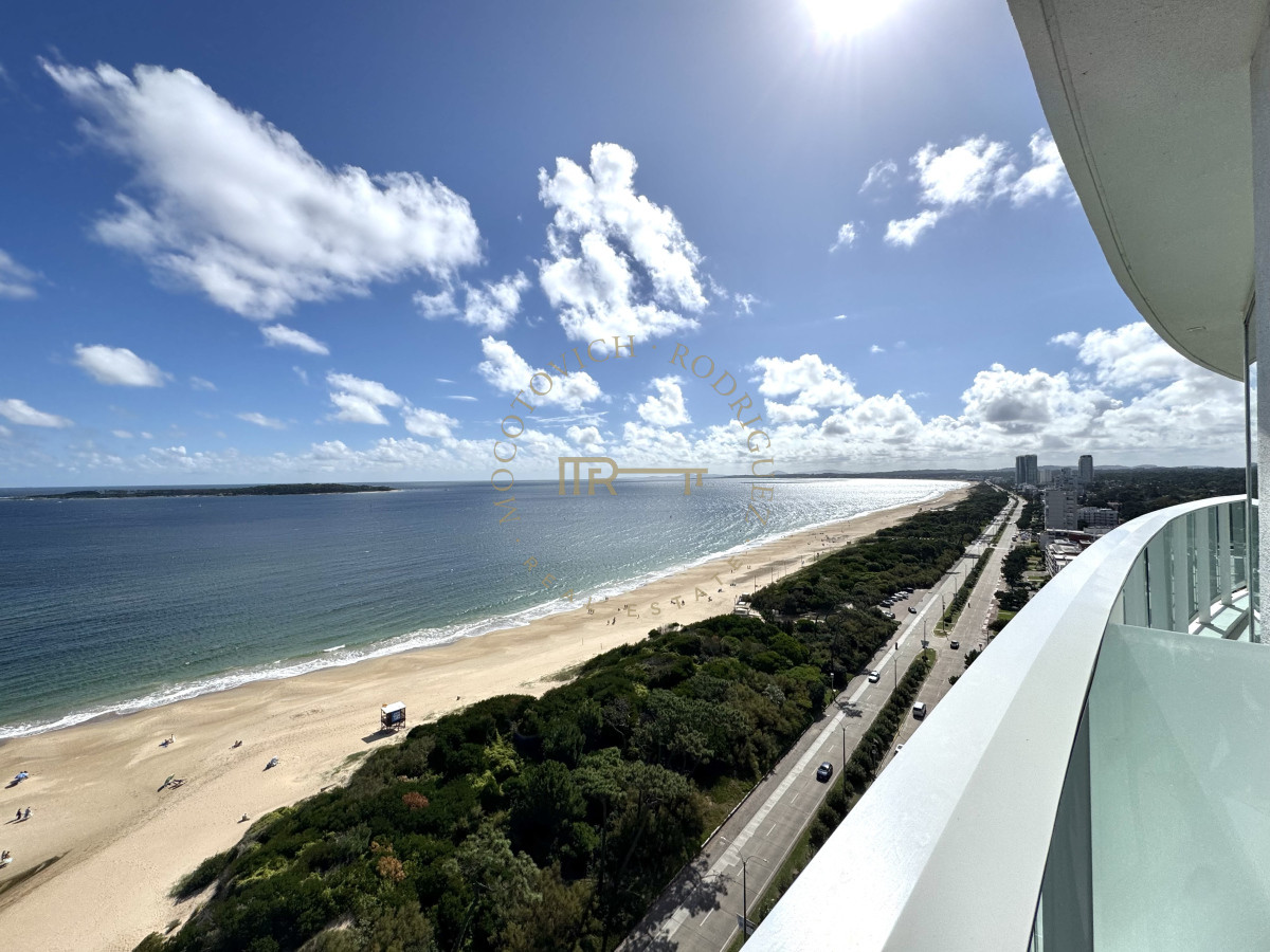Apartamento ID.3384 - Apartamento Premium de tres suites frente al mar. Alquiler anual