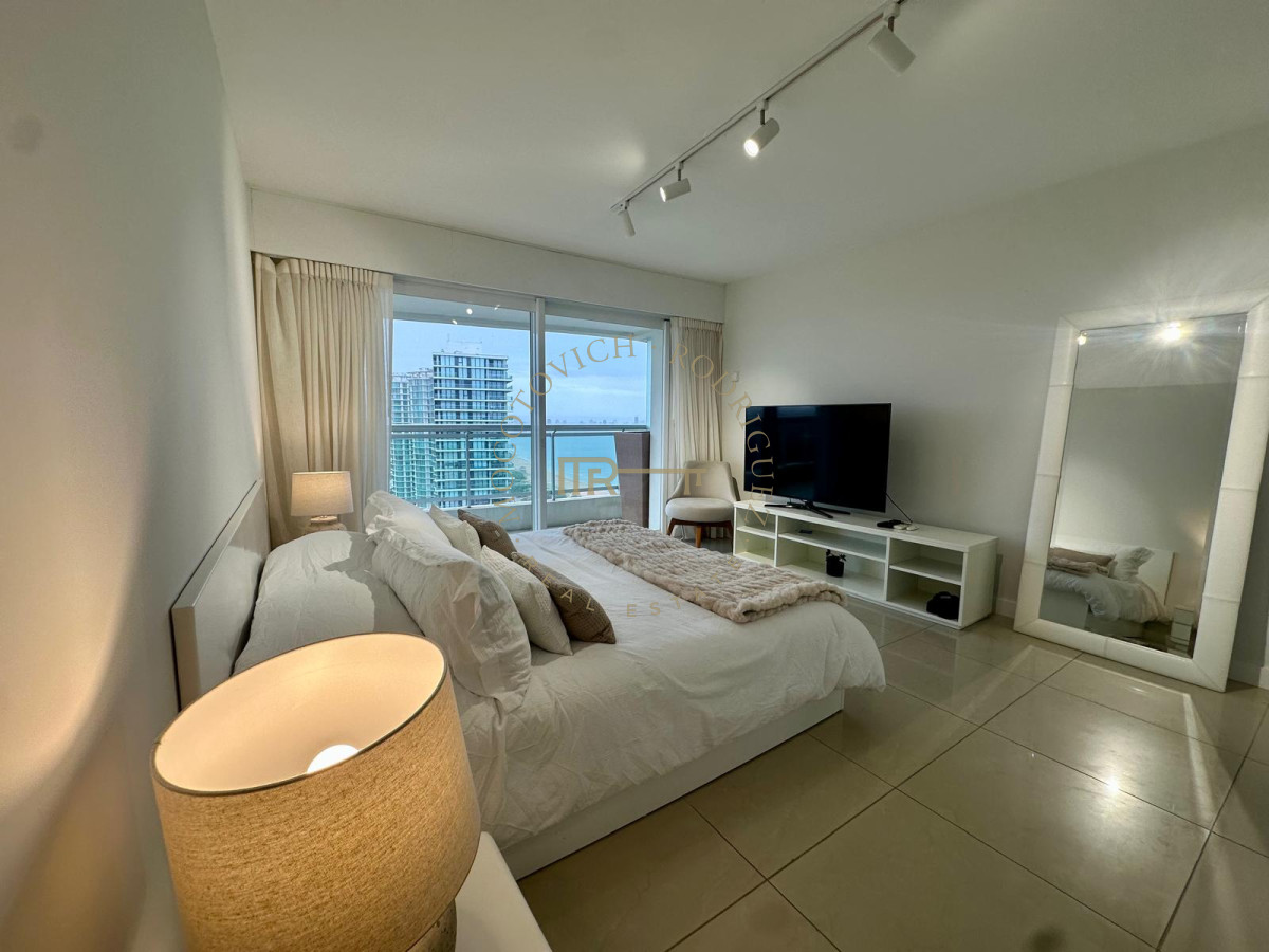 Apartamento ID.3088 - Alquiler 4 dormitorios con amenities. Punta del Este. 