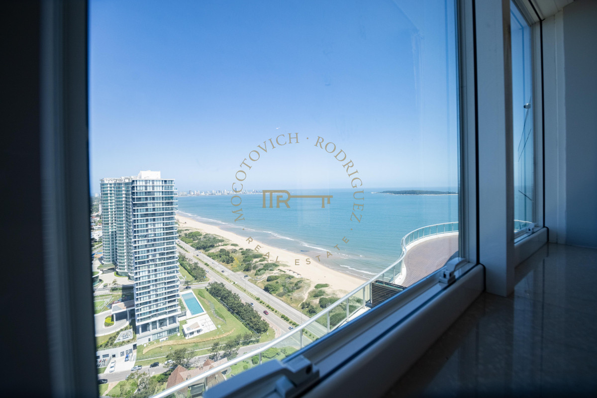 Apartamento ID.3032 - Torre Aquarela exclusivo apartamento en venta 4 dormitorios y dep. de servicio.