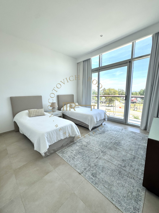 Apartamento ID.4088 - Delamar Pent House en venta con piscina y parrilla propia. La Barra. 