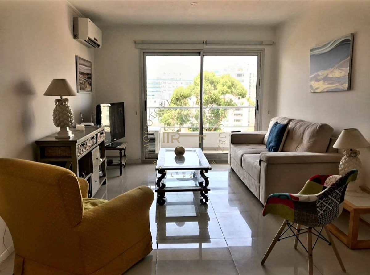 Apartamento ID.852 - Apartamento en alquiler temporal 2024. Playa brava  3 dormitorios.