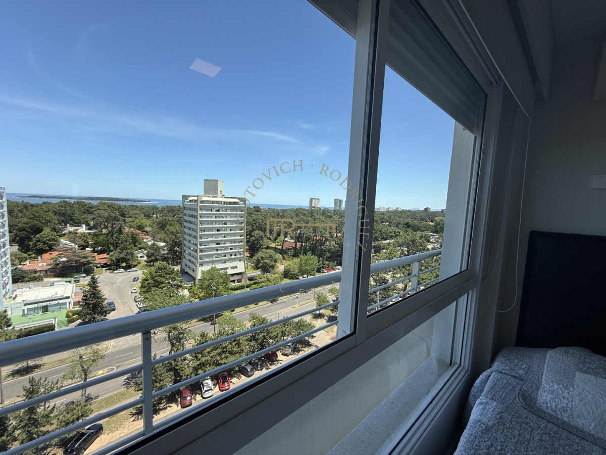 Apartamento ID.82 - Greenlife.  2 dormitorios en suite venta y alquiler - Punta del Este 2026