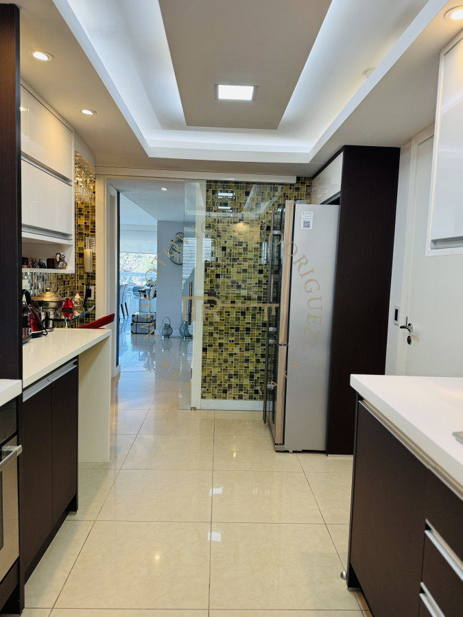 Apartamento ID.27 - Aquarela Apartamento en venta 2 dormitorios en suite y dependencia de servicio